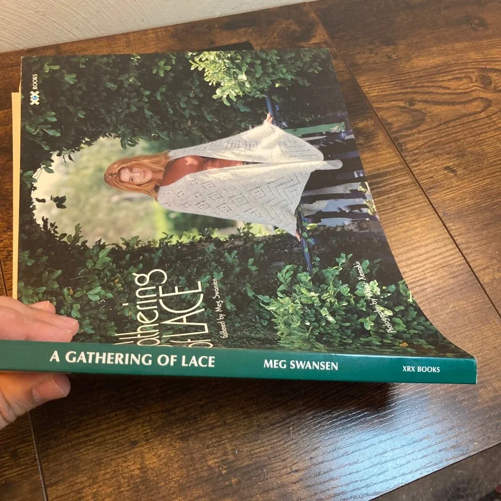 A Gathering of Lace Meg Swansen XRX Books Knitting Patterns Softcover 2005 4th - Picture 2 of 6